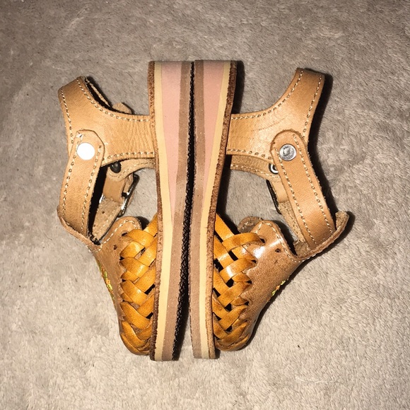 Leather sandals size 2 brown with orange and yellow flower π - Picture 4 of 6